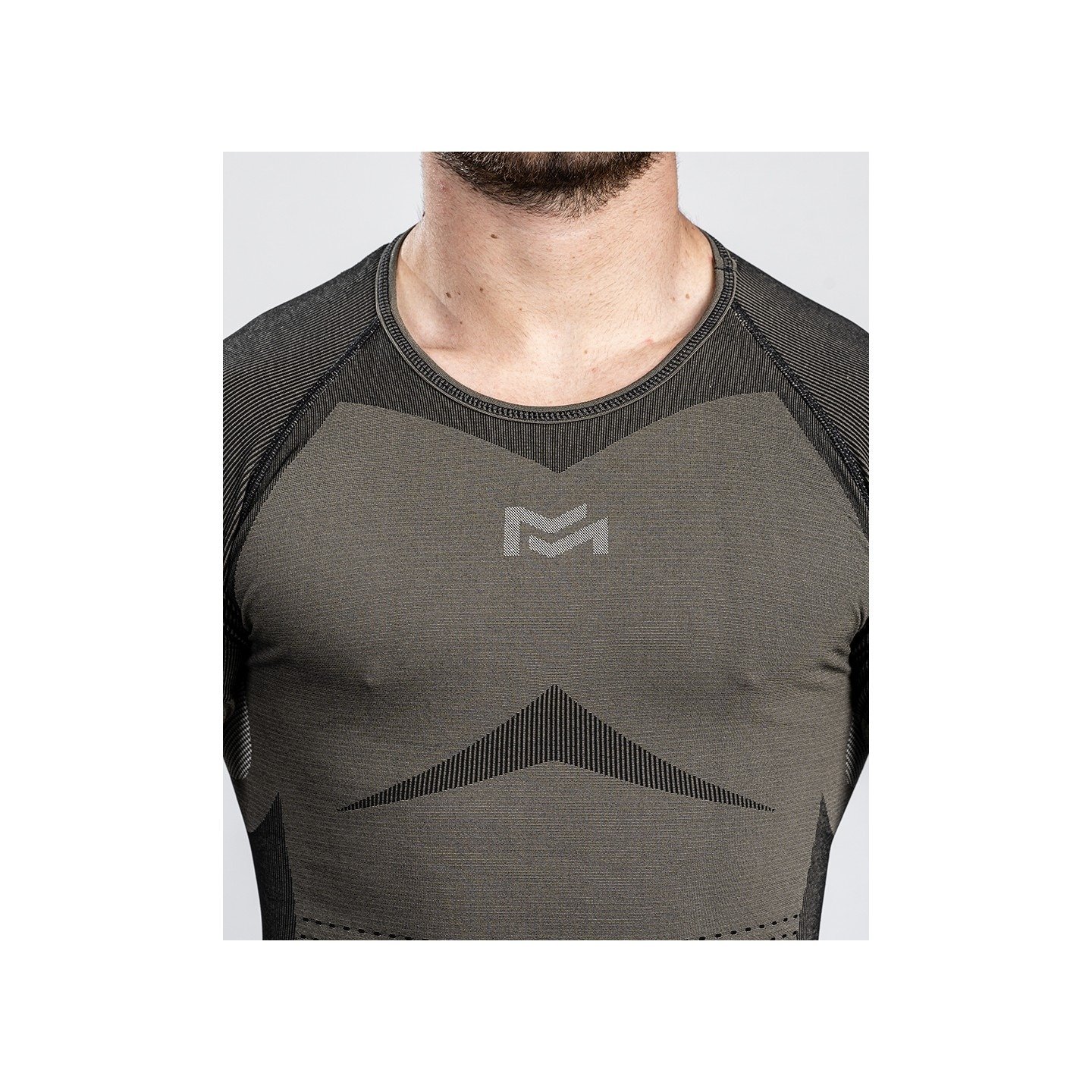 SU8936_noir_coyote (2)